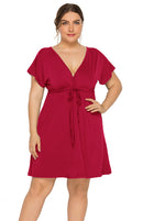 Vestido feminino plus size profundo em V sólido