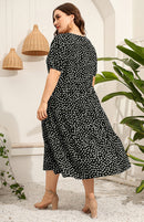 Vestido feminino plus size manga curta estampado
