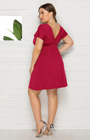 Vestido feminino plus size profundo em V sólido