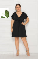 Vestido feminino plus size profundo em V sólido