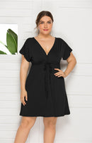 Vestido feminino plus size profundo em V sólido