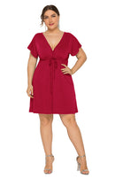 Vestido feminino plus size profundo em V sólido
