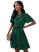 Vestido feminino solto com babados gola alta