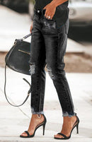 Jeans skinny feminino de cintura alta modelando totalmente