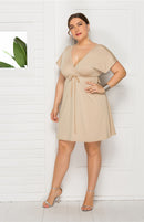Vestido feminino plus size profundo em V sólido