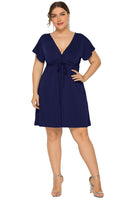 Vestido feminino plus size profundo em V sólido