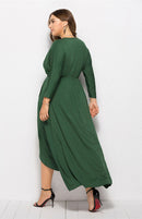 Vestido feminino plus size liso profundo em V