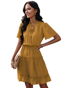 Vestido feminino solto com babados gola alta