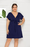 Vestido feminino plus size profundo em V sólido