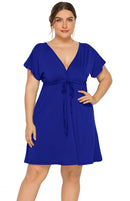 Vestido feminino plus size profundo em V sólido