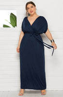 Vestido feminino plus size profundo em V sólido