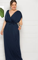 Vestido feminino plus size profundo em V sólido